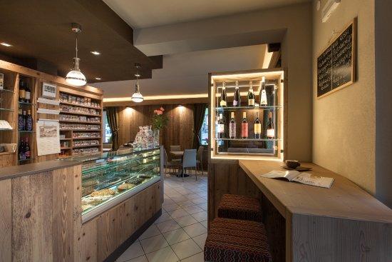 Jolly Bar